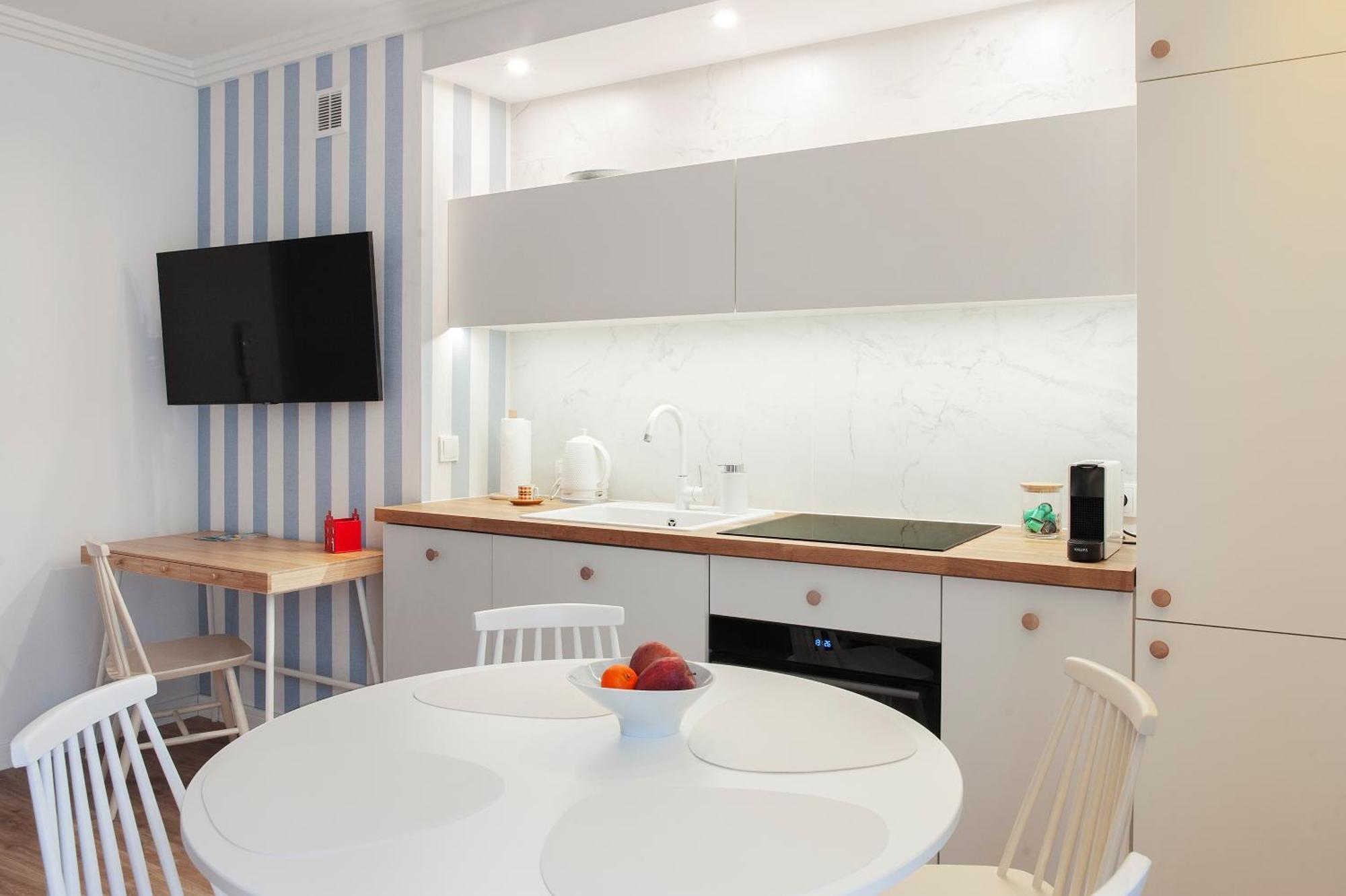 I - Z Parkingiem Apartment *