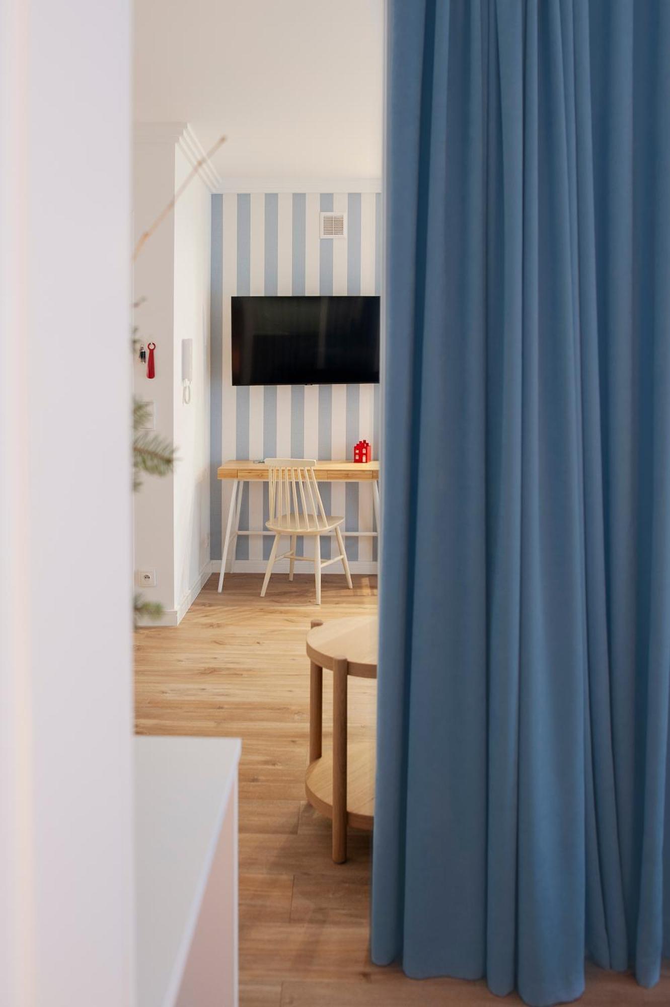 I - Z Parkingiem Apartment *
